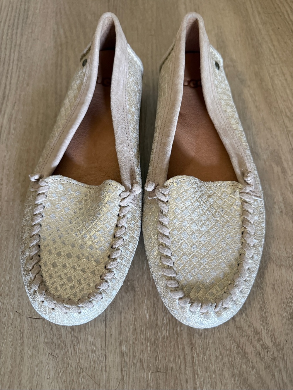 UGG Clair Metallic Gold Leather Driving Moccasin Loafers Flats Women’s 7